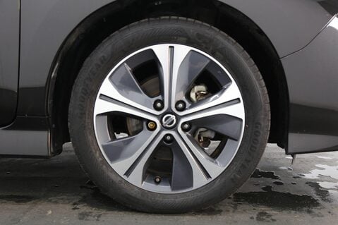 Nissan LEAF 40kWh N-Connecta Auto 5dr 27