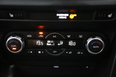 Mazda 3 2.0 SKYACTIV-G Sport Nav Fastback Euro 6 (s/s) 4dr 15