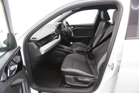 Audi A1 1.0 TFSI 25 S line Sportback Euro 6 (s/s) 5dr 23