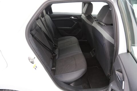Audi A1 1.0 TFSI 25 S line Sportback Euro 6 (s/s) 5dr 24