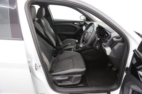 Audi A1 1.0 TFSI 25 S line Sportback Euro 6 (s/s) 5dr 21