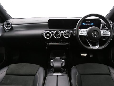 Mercedes-Benz A Class 1.3 A200 Exclusive Edition 7G-DCT Euro 6 (s/s) 5dr 9