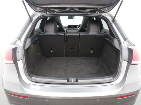 Mercedes-Benz A Class 1.3 A200 Exclusive Edition 7G-DCT Euro 6 (s/s) 5dr 27