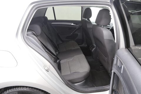 Volkswagen Golf 1.4 TSI BlueMotion Tech SE Nav DSG Euro 6 (s/s) 5dr 23