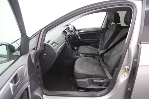 Volkswagen Golf 1.4 TSI BlueMotion Tech SE Nav DSG Euro 6 (s/s) 5dr 22