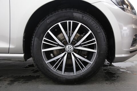 Volkswagen Golf 1.4 TSI BlueMotion Tech SE Nav DSG Euro 6 (s/s) 5dr 26