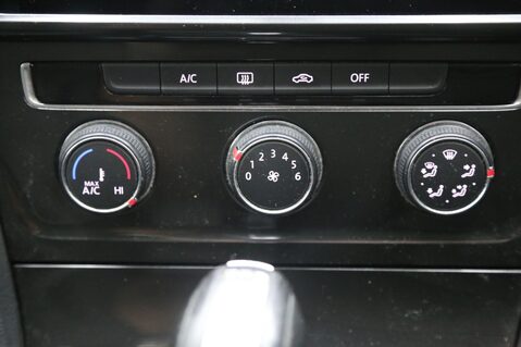 Volkswagen Golf 1.4 TSI BlueMotion Tech SE Nav DSG Euro 6 (s/s) 5dr 17