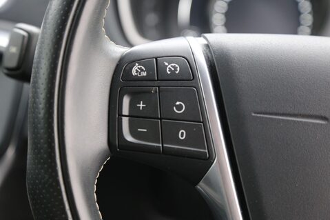 Volvo V40 2.0 T2 R-Design Edition Euro 6 (s/s) 5dr 11