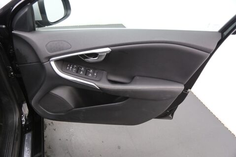 Volvo V40 2.0 T2 R-Design Edition Euro 6 (s/s) 5dr 19