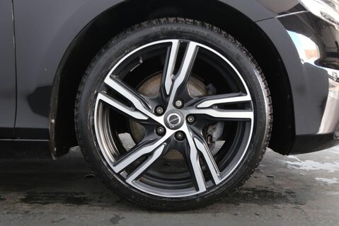 Volvo V40 2.0 T2 R-Design Edition Euro 6 (s/s) 5dr 26