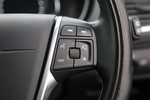 Volvo V40 2.0 T2 R-Design Edition Euro 6 (s/s) 5dr 12