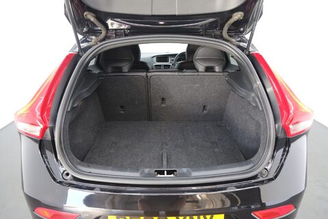 Volvo V40 2.0 T2 R-Design Edition Euro 6 (s/s) 5dr 25