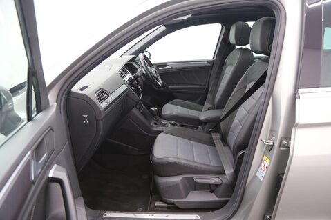 Volkswagen Tiguan 2.0 TDI R-Line DSG 4Motion Euro 6 (s/s) 5dr 22
