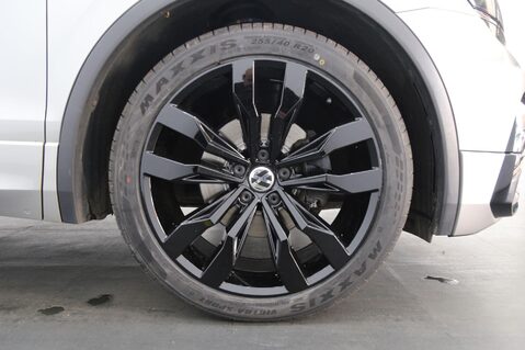 Volkswagen Tiguan 2.0 TDI R-Line DSG 4Motion Euro 6 (s/s) 5dr 28