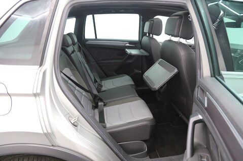 Volkswagen Tiguan 2.0 TDI R-Line DSG 4Motion Euro 6 (s/s) 5dr 24