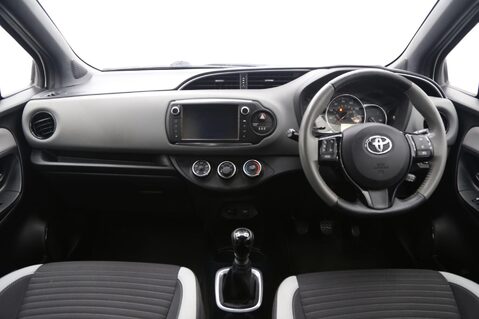 Toyota Yaris 1.33 Dual VVT-i Design Euro 6 5dr 9