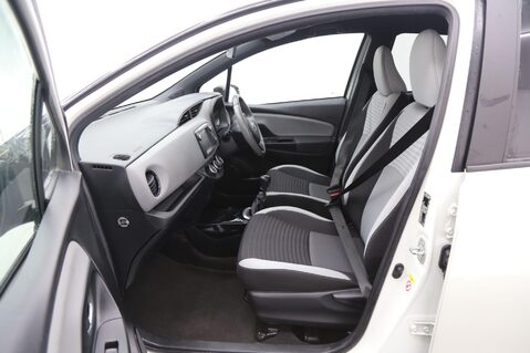 Toyota Yaris 1.33 Dual VVT-i Design Euro 6 5dr 24