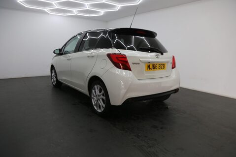 Toyota Yaris 1.33 Dual VVT-i Design Euro 6 5dr 7