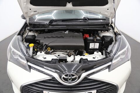 Toyota Yaris 1.33 Dual VVT-i Design Euro 6 5dr 29