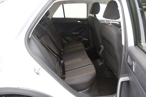 Volkswagen T-Roc 1.6 TDI SE Euro 6 (s/s) 5dr 23