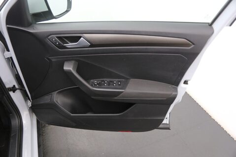 Volkswagen T-Roc 1.6 TDI SE Euro 6 (s/s) 5dr 19