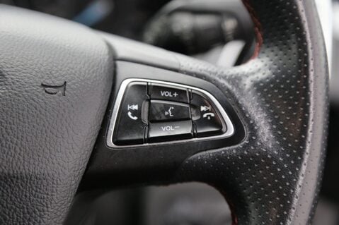 Ford Kuga 1.5 TDCi ST-Line Euro 6 (s/s) 5dr 12