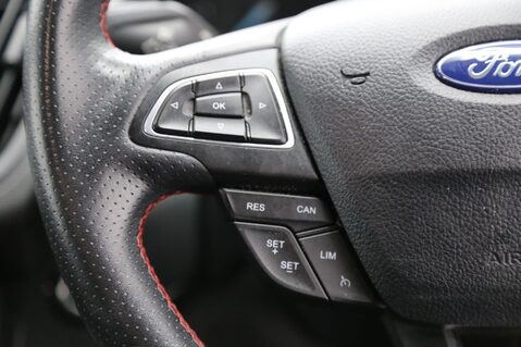 Ford Kuga 1.5 TDCi ST-Line Euro 6 (s/s) 5dr 11