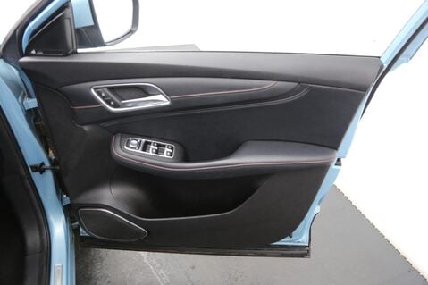 MG HS 1.5 T-GDI 16.6kWh Excite Auto Euro 6 (s/s) 5dr 18