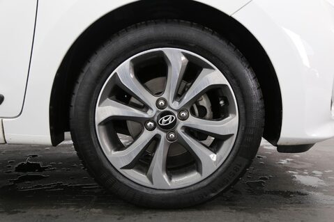 Hyundai i10 1.2 Premium SE Auto Euro 6 5dr 30