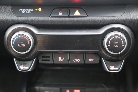 Kia Stonic 1.0 T-GDi First Edition Euro 6 (s/s) 5dr 18