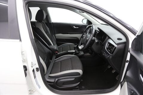 Kia Stonic 1.0 T-GDi First Edition Euro 6 (s/s) 5dr 21