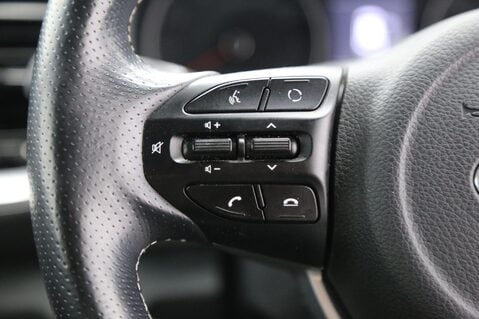 Kia Stonic 1.0 T-GDi First Edition Euro 6 (s/s) 5dr 11