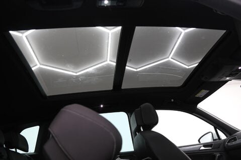 Volkswagen Tiguan 2.0 TDI BlueMotion Tech R-Line DSG Euro 6 (s/s) 5dr 24