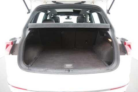 Volkswagen Tiguan 2.0 TDI BlueMotion Tech R-Line DSG Euro 6 (s/s) 5dr 26