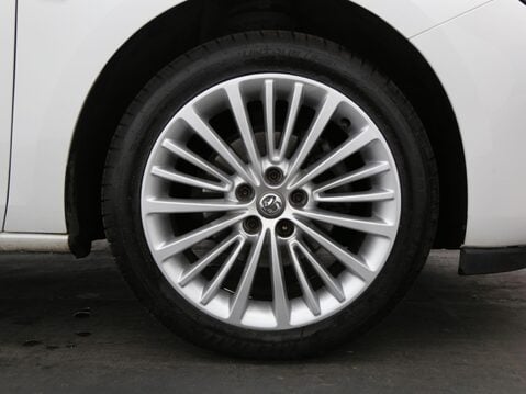 Vauxhall Astra 1.4i Turbo Elite Nav Auto Euro 6 (s/s) 5dr 26