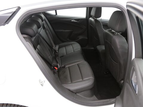 Vauxhall Astra 1.4i Turbo Elite Nav Auto Euro 6 (s/s) 5dr 23