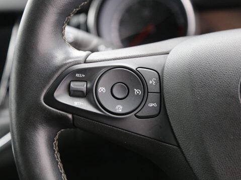 Vauxhall Astra 1.4i Turbo Elite Nav Auto Euro 6 (s/s) 5dr 11