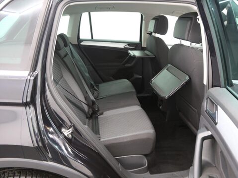 Volkswagen Tiguan 2.0 TDI BlueMotion Tech SE DSG 4Motion Euro 6 (s/s) 5dr 23