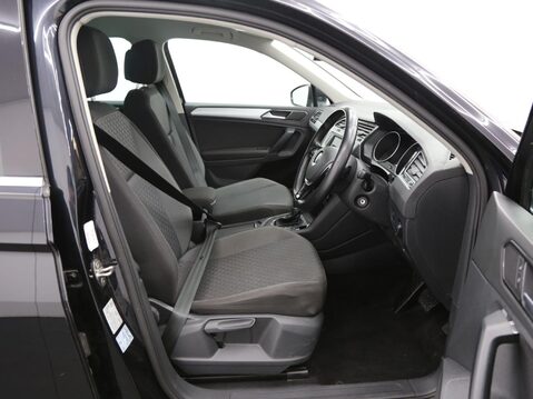 Volkswagen Tiguan 2.0 TDI BlueMotion Tech SE DSG 4Motion Euro 6 (s/s) 5dr 20