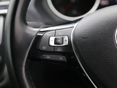 Volkswagen Tiguan 2.0 TDI BlueMotion Tech SE DSG 4Motion Euro 6 (s/s) 5dr 11