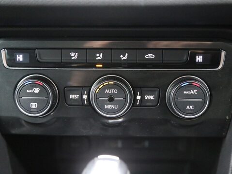 Volkswagen Tiguan 2.0 TDI BlueMotion Tech SE DSG 4Motion Euro 6 (s/s) 5dr 17