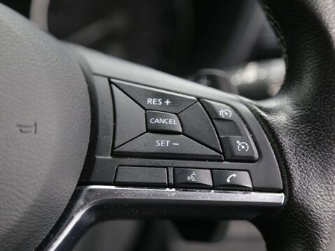 Nissan Juke 1.0 DIG-T N-Connecta DCT Auto Euro 6 (s/s) 5dr 12