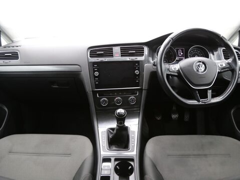 Volkswagen Golf 1.0 TSI SE Nav Euro 6 (s/s) 5dr 9