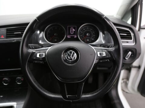 Volkswagen Golf 1.0 TSI SE Nav Euro 6 (s/s) 5dr 10