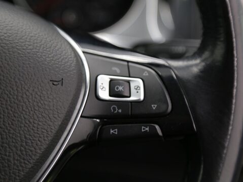 Volkswagen Golf 1.0 TSI SE Nav Euro 6 (s/s) 5dr 12