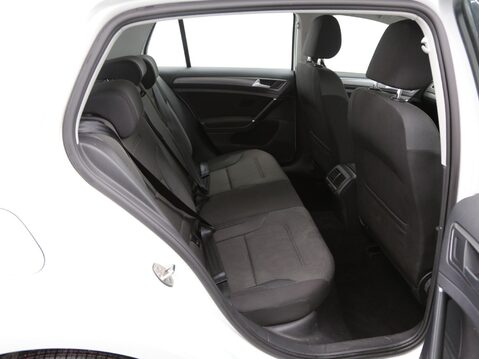 Volkswagen Golf 1.0 TSI SE Nav Euro 6 (s/s) 5dr 22