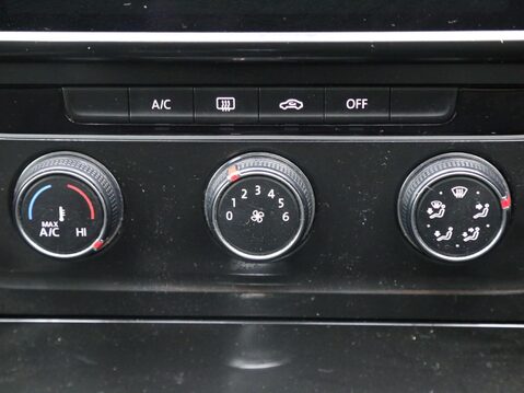 Volkswagen Golf 1.0 TSI SE Nav Euro 6 (s/s) 5dr 17