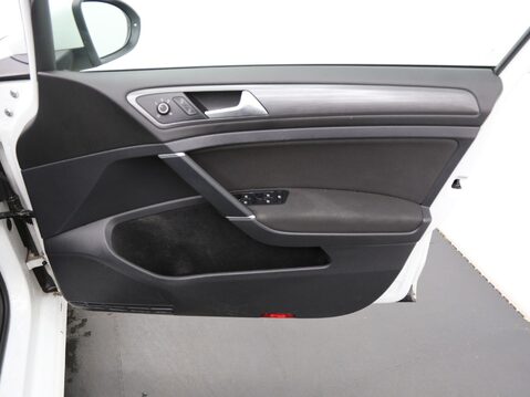 Volkswagen Golf 1.0 TSI SE Nav Euro 6 (s/s) 5dr 19