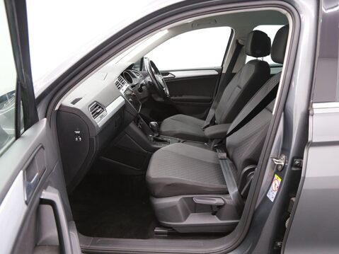 Volkswagen Tiguan 2.0 TDI Match DSG Euro 6 (s/s) 5dr 21