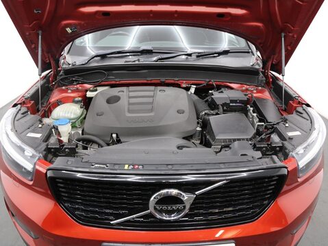 Volvo XC40 2.0 D4 First Edition Auto AWD Euro 6 (s/s) 5dr 28